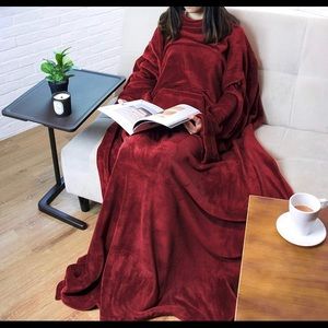 Blanket that has sleeves burgundy color